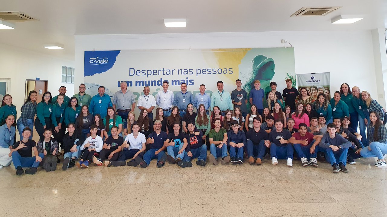 Cooperjúnior envolve adolescentes filhos e netos de associados da C.Vale Cooperjúnior envolve adolescentes filhos e netos de associados da C.Vale