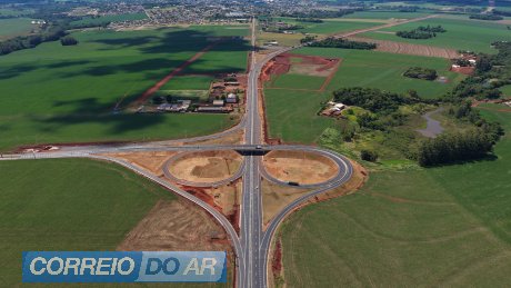 Viaduto faz o entroncamento da PR 182 com a 975, facilitando o acesso ao complexo agroindustrial da C.Vale