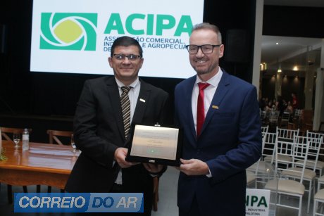 Aliandro Barbosa transmite o cargo para Adir Meinerz