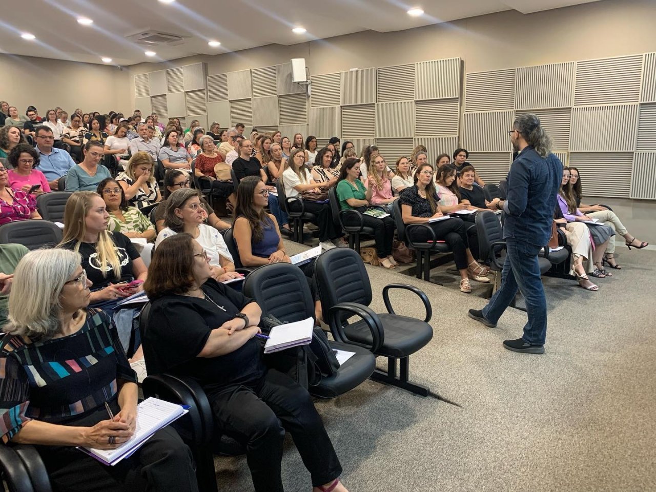 Encontro reuniu secretários de educação da AMOP Encontro reuniu secretários de educação da AMOP