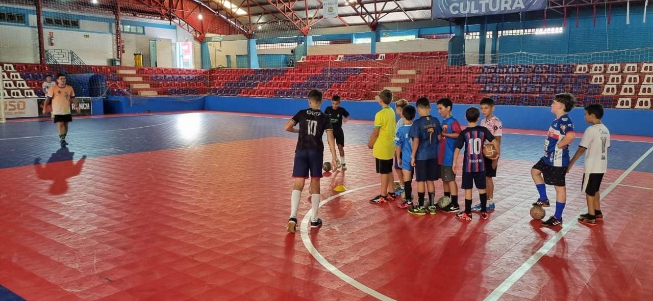 Aulas de futsal já foram iniciadas no Ginásio Ardomar Somensi. Aulas de futsal já foram iniciadas no Ginásio Ardomar Somensi.